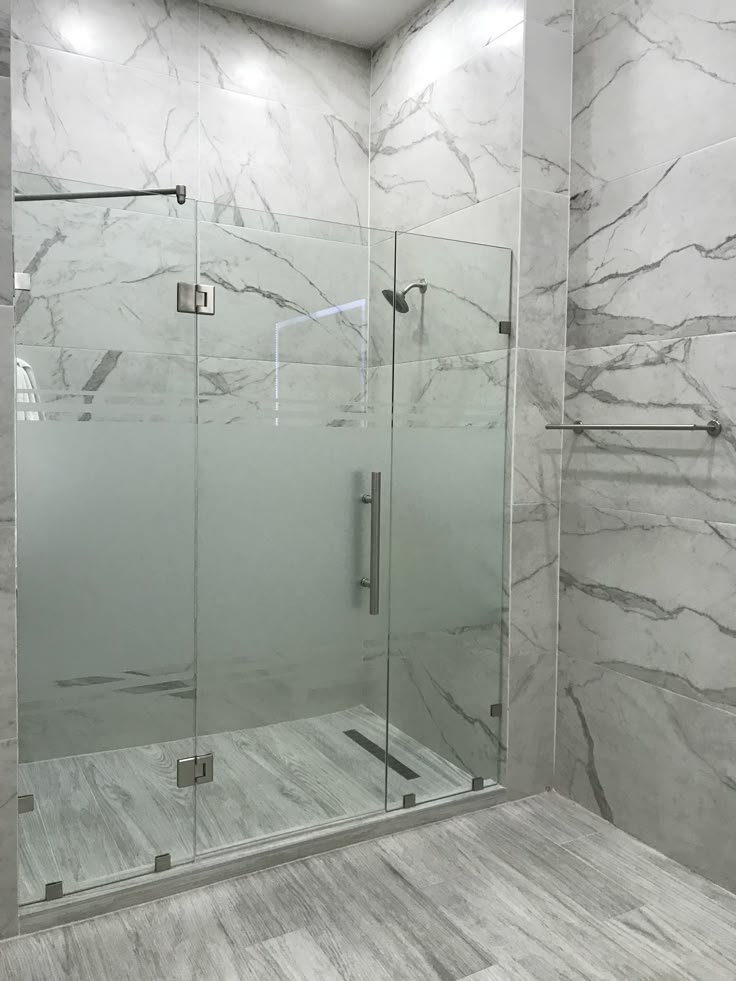 DIVISIÓN DE BAÑO VIDRIO ESMERILADO